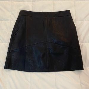 Lulus Vegan “Leather” Miniskirt - NEVER WORN sz S